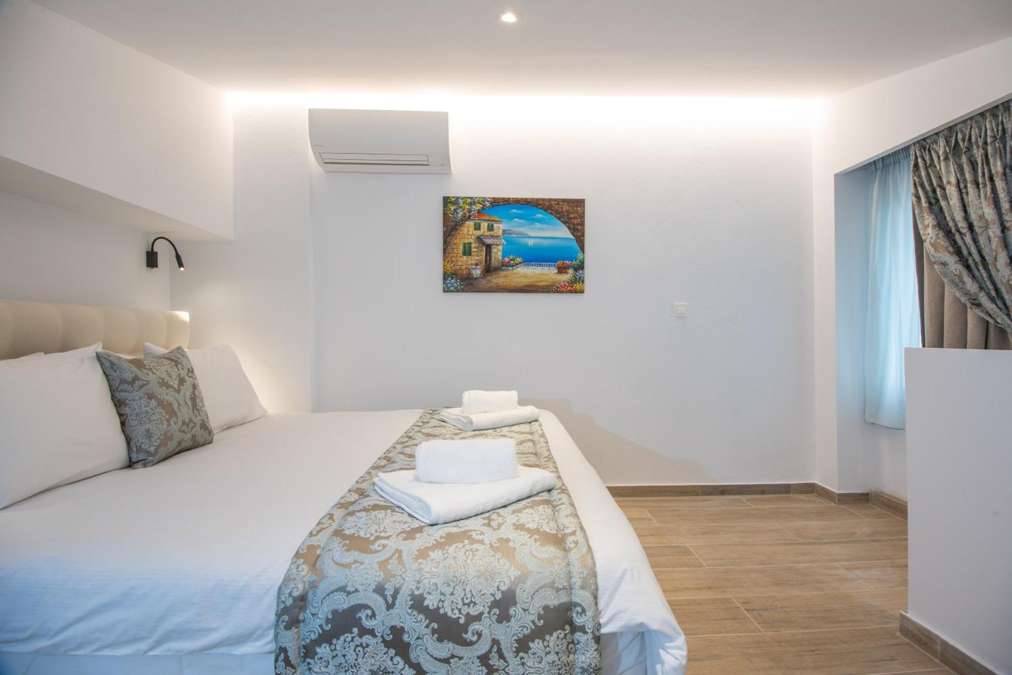 Ammos Lux Apartments Crete Agios Nikolaos  Bagian luar foto