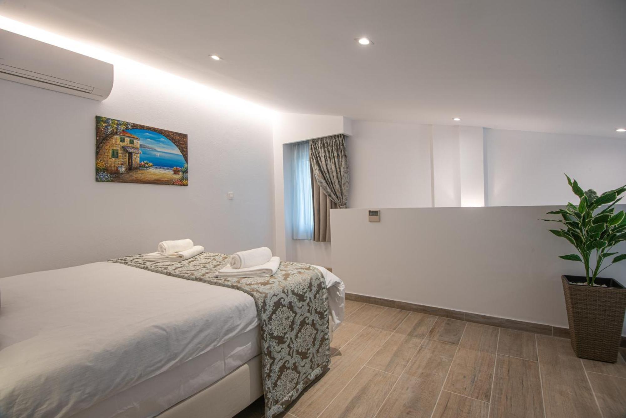 Ammos Lux Apartments Crete Agios Nikolaos  Bagian luar foto